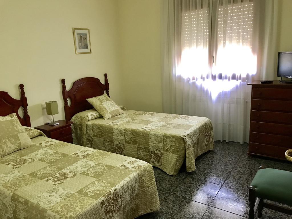 Hostal El Violi Cardona Exteriör bild