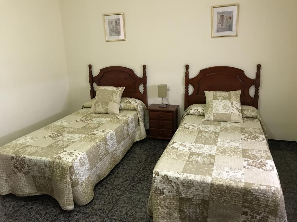 Hostal El Violi Cardona Exteriör bild